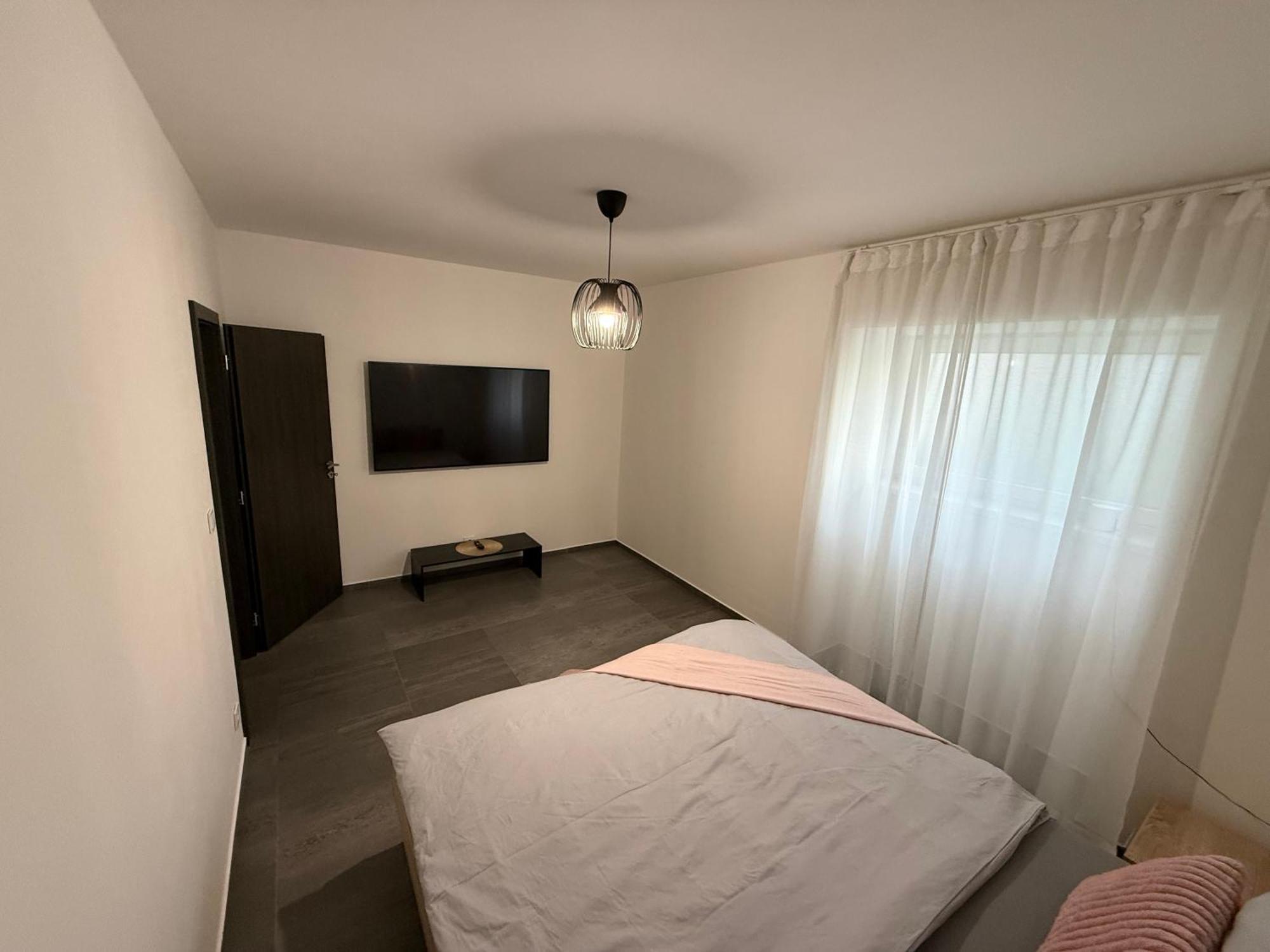 72m2 Private Garden Parking Free * Praga