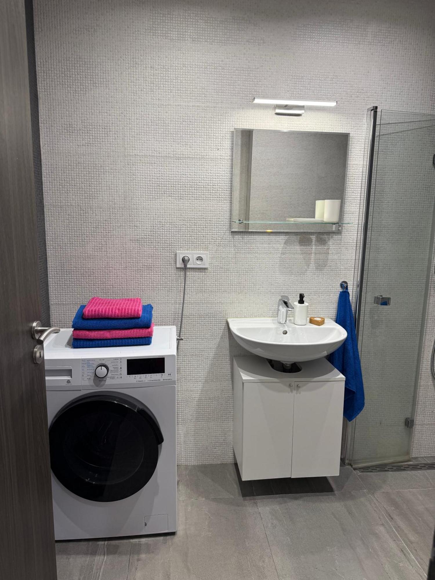 Apartament 72m2 Private Garden Parking Free Praga