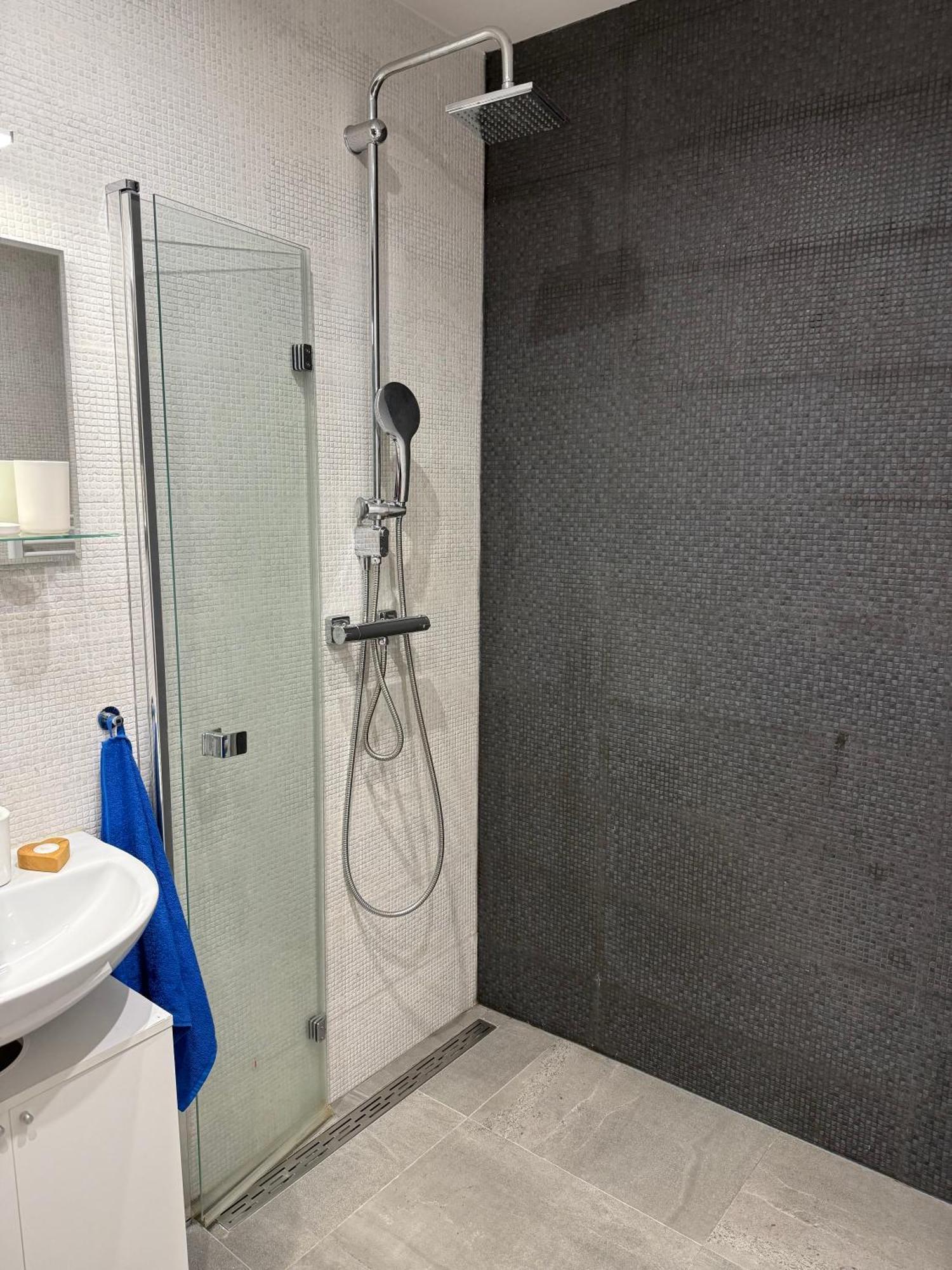 Apartament 72m2 Private Garden Parking Free *