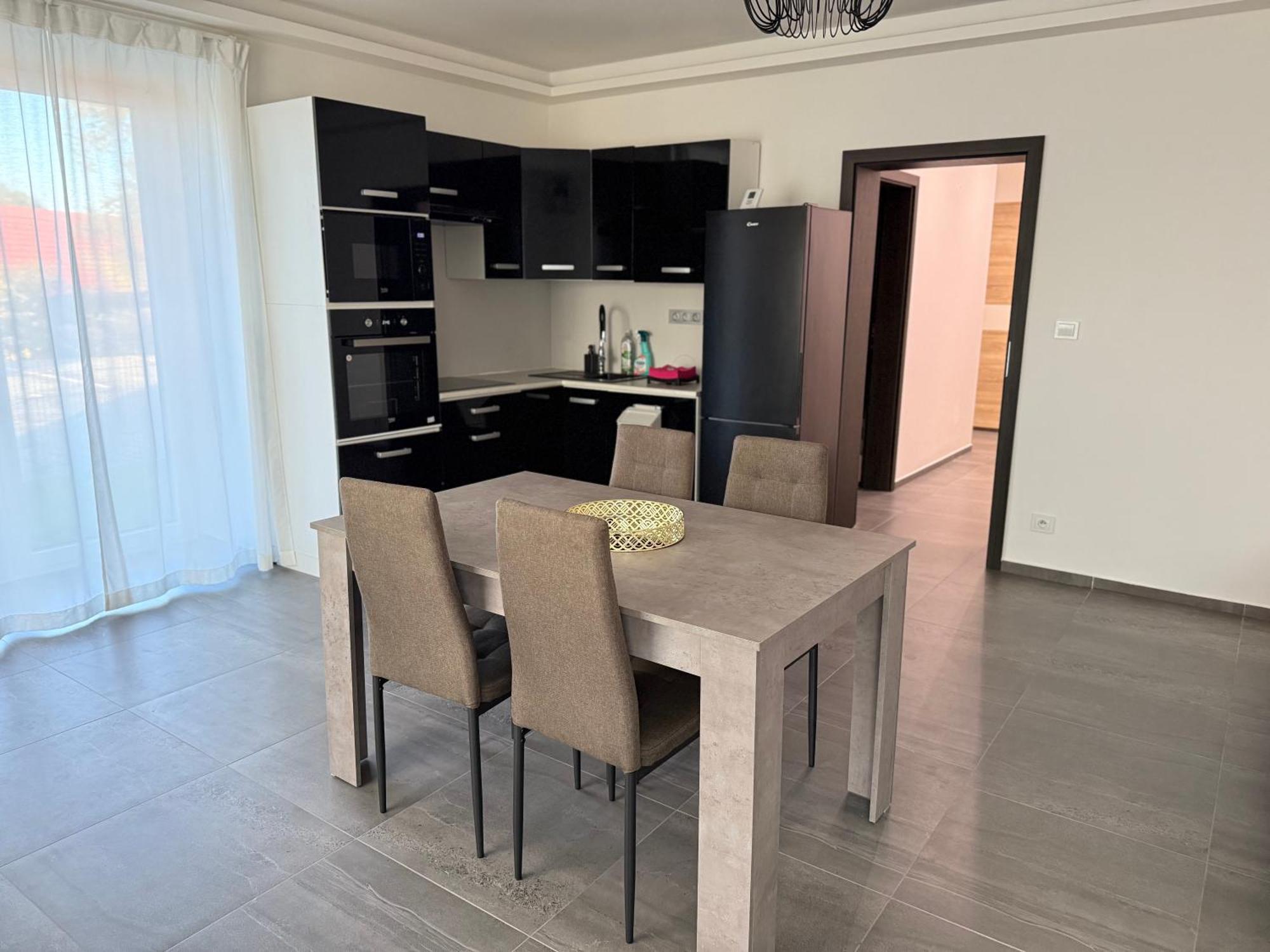 Apartament 72m2 Private Garden Parking Free Praga